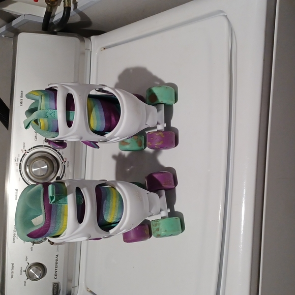 Kid Skates - Picture 3 of 3